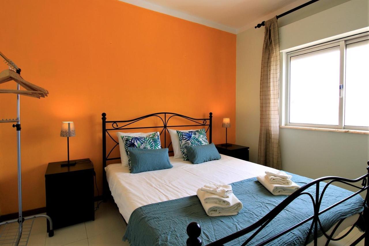 Portimao Classic With Pool By Homing Apartment Alvor Bagian luar foto