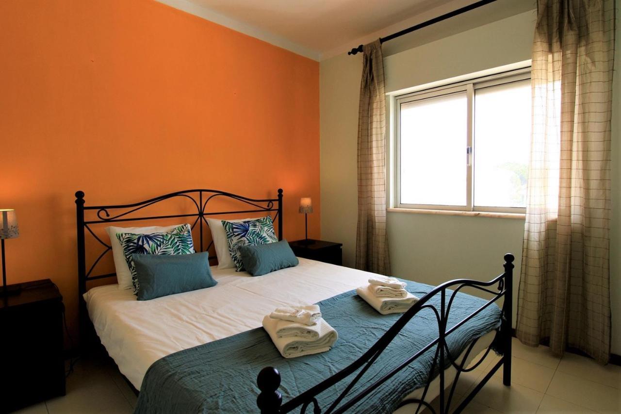 Portimao Classic With Pool By Homing Apartment Alvor Bagian luar foto