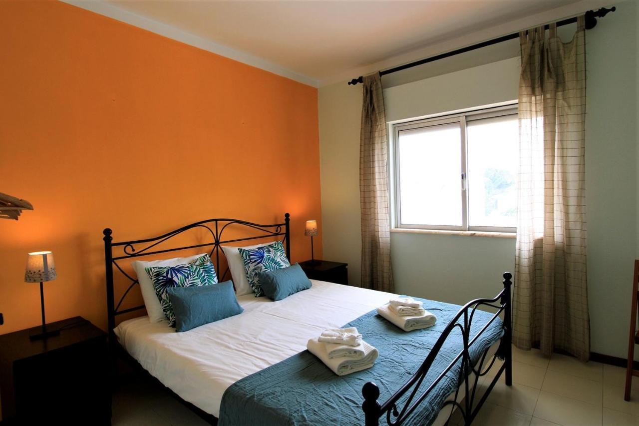 Portimao Classic With Pool By Homing Apartment Alvor Bagian luar foto