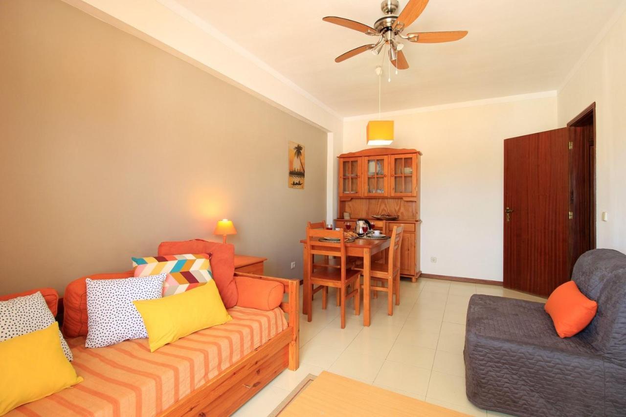 Portimao Classic With Pool By Homing Apartment Alvor Bagian luar foto