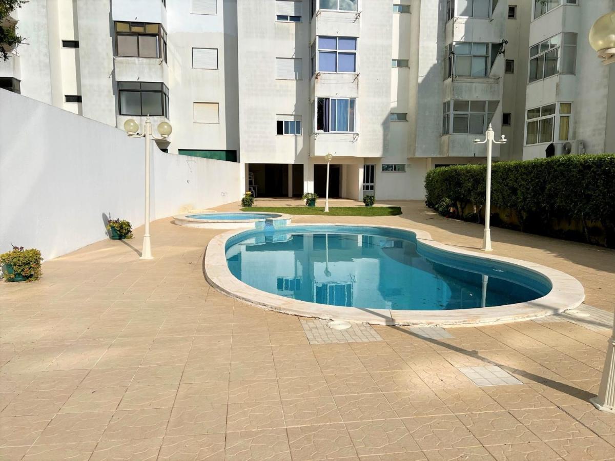Portimao Classic With Pool By Homing Apartment Alvor Bagian luar foto