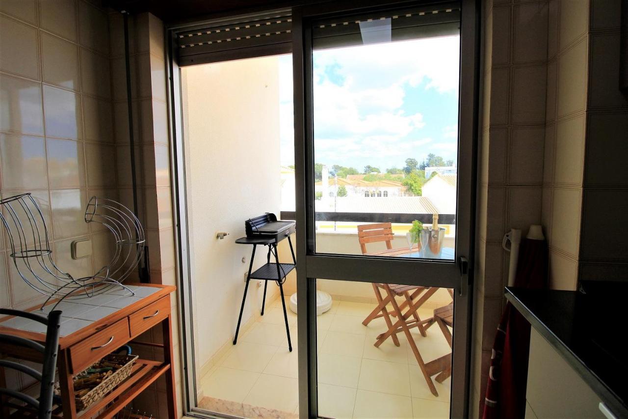 Portimao Classic With Pool By Homing Apartment Alvor Bagian luar foto