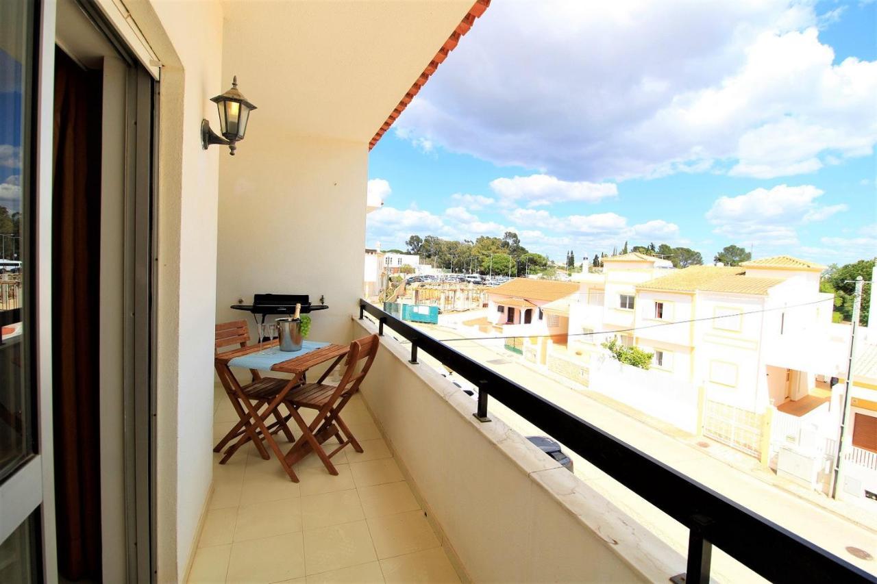 Portimao Classic With Pool By Homing Apartment Alvor Bagian luar foto