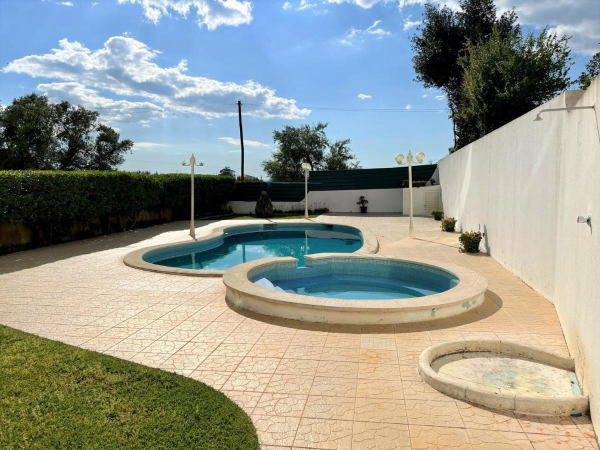 Portimao Classic With Pool By Homing Apartment Alvor Bagian luar foto