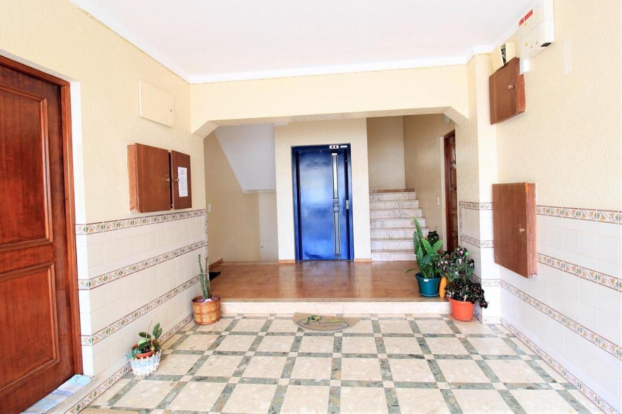 Portimao Classic With Pool By Homing Apartment Alvor Bagian luar foto