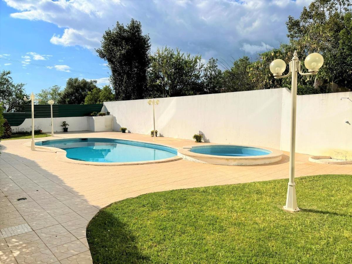 Portimao Classic With Pool By Homing Apartment Alvor Bagian luar foto